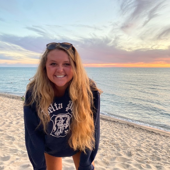 Meet your Posher, Dani - Picture 1 of 1